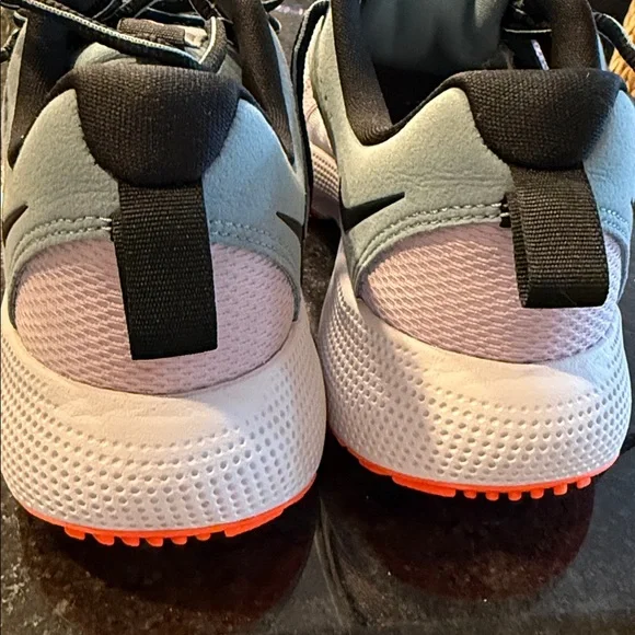 Nike React escape rn running shoes in lavender, light blue, orange and black. - Picture 8 of 9